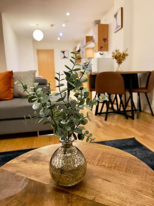 Beautiful Central Open Plan Living! マンチェスター エクステリア 写真